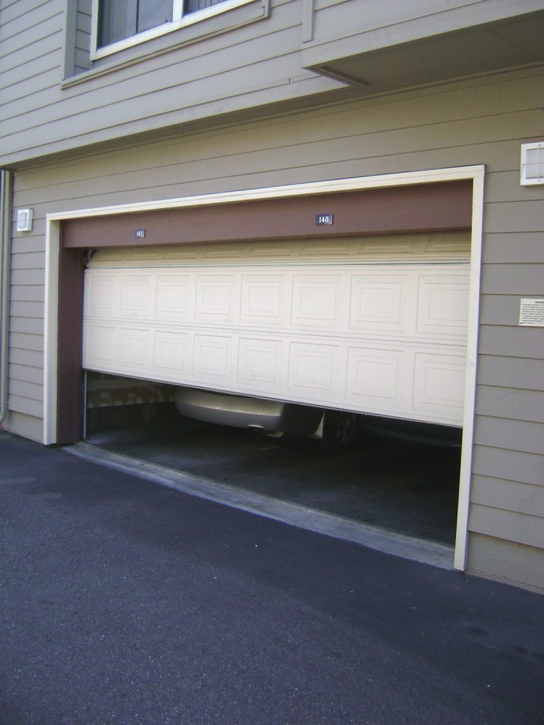 Garage door sliding up auckland