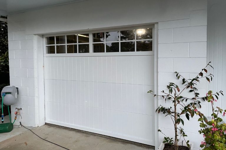 Colonial Window TGV Vertical Aluminium Garage Door