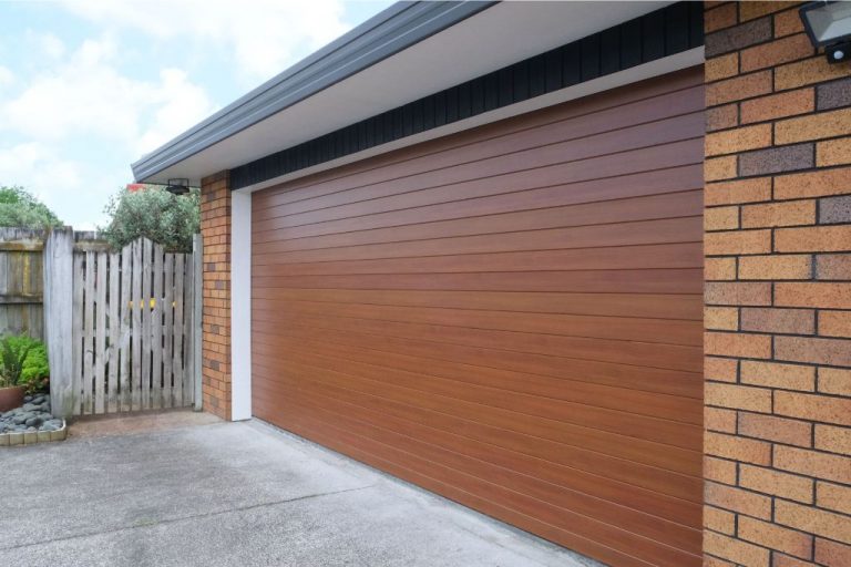 Horizontal Metwood Garage Door