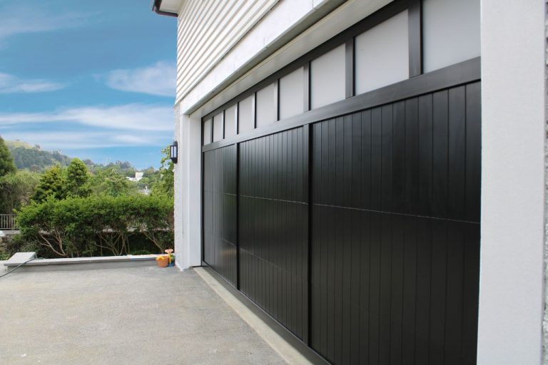 Plainlite Window Custom TGV Aluminium Garage Door